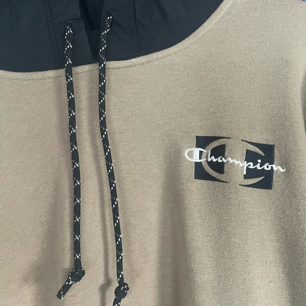🔥Champion Tan and Black Hoodie